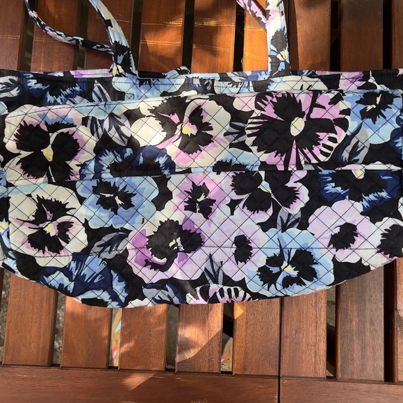 VERA BRADLEY GRAND TOTE PLUM PANSIES X LARGE - Picture 6 of 8